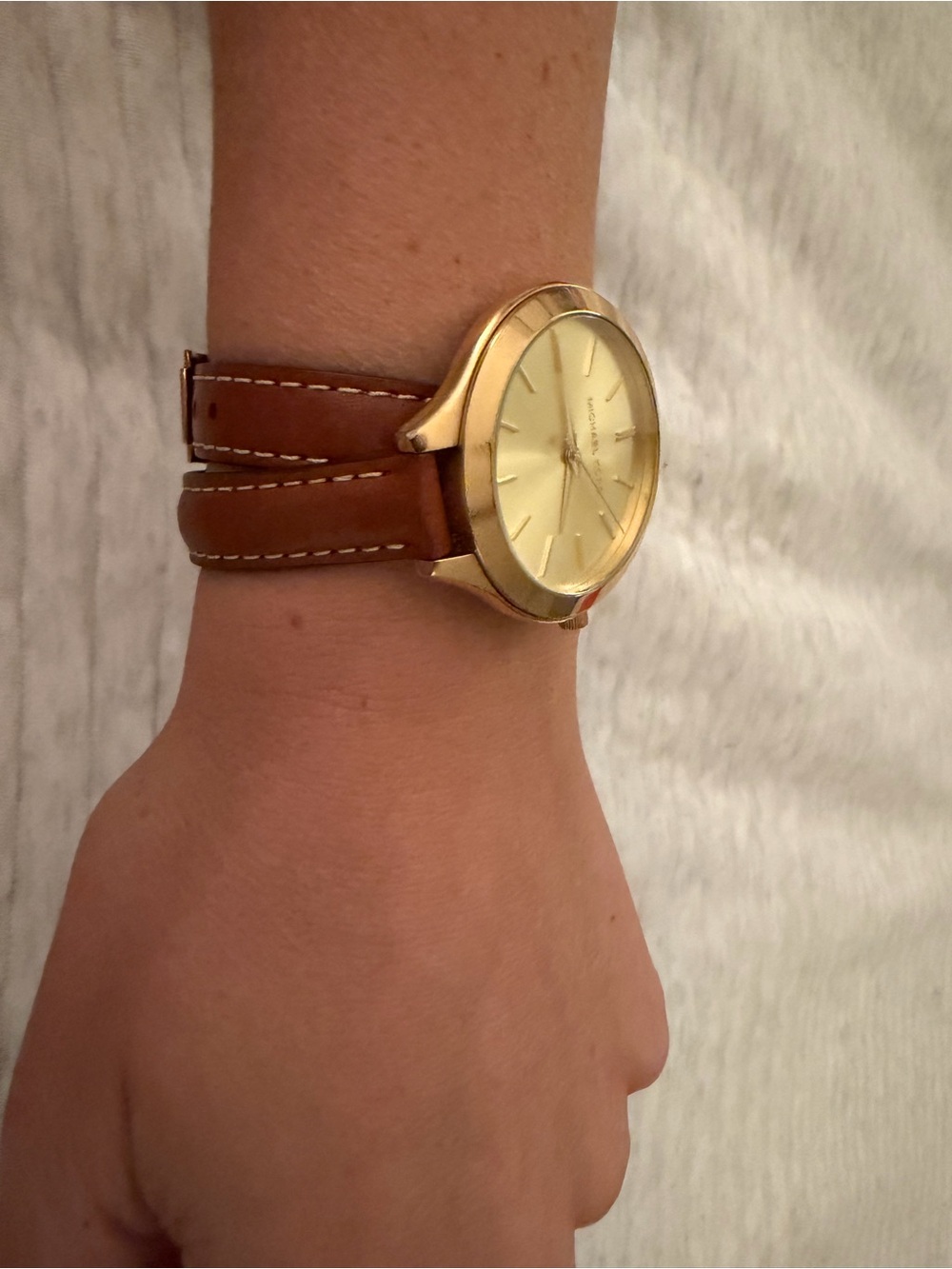 Michael Kors cross leather strap watch - Picture 5 of 5
